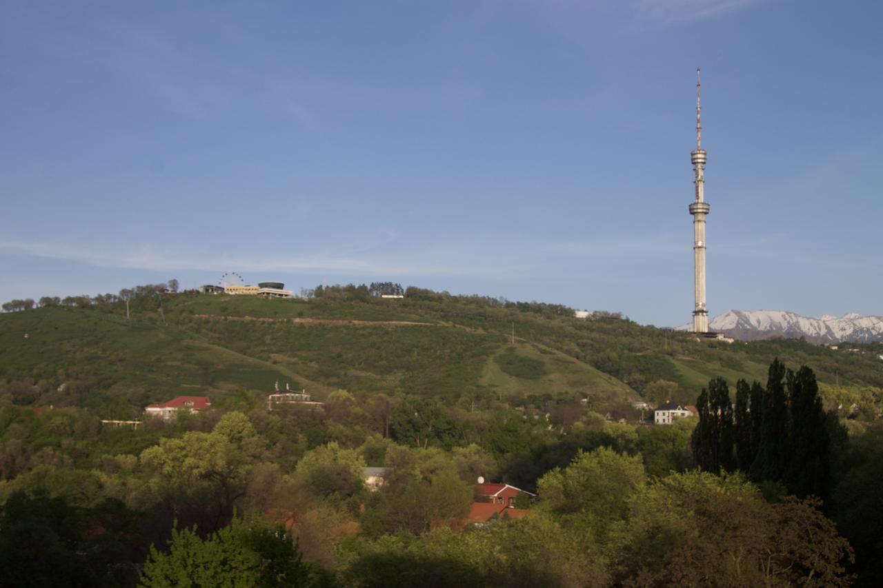 Hotel Deluxe Plaza Ałma Ata Zewnętrze zdjęcie
