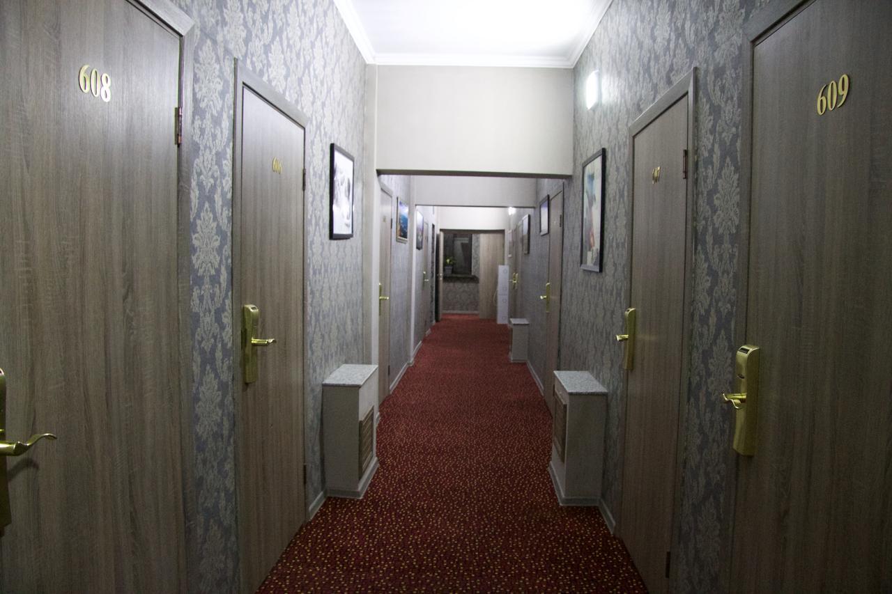Hotel Deluxe Plaza Ałma Ata Zewnętrze zdjęcie
