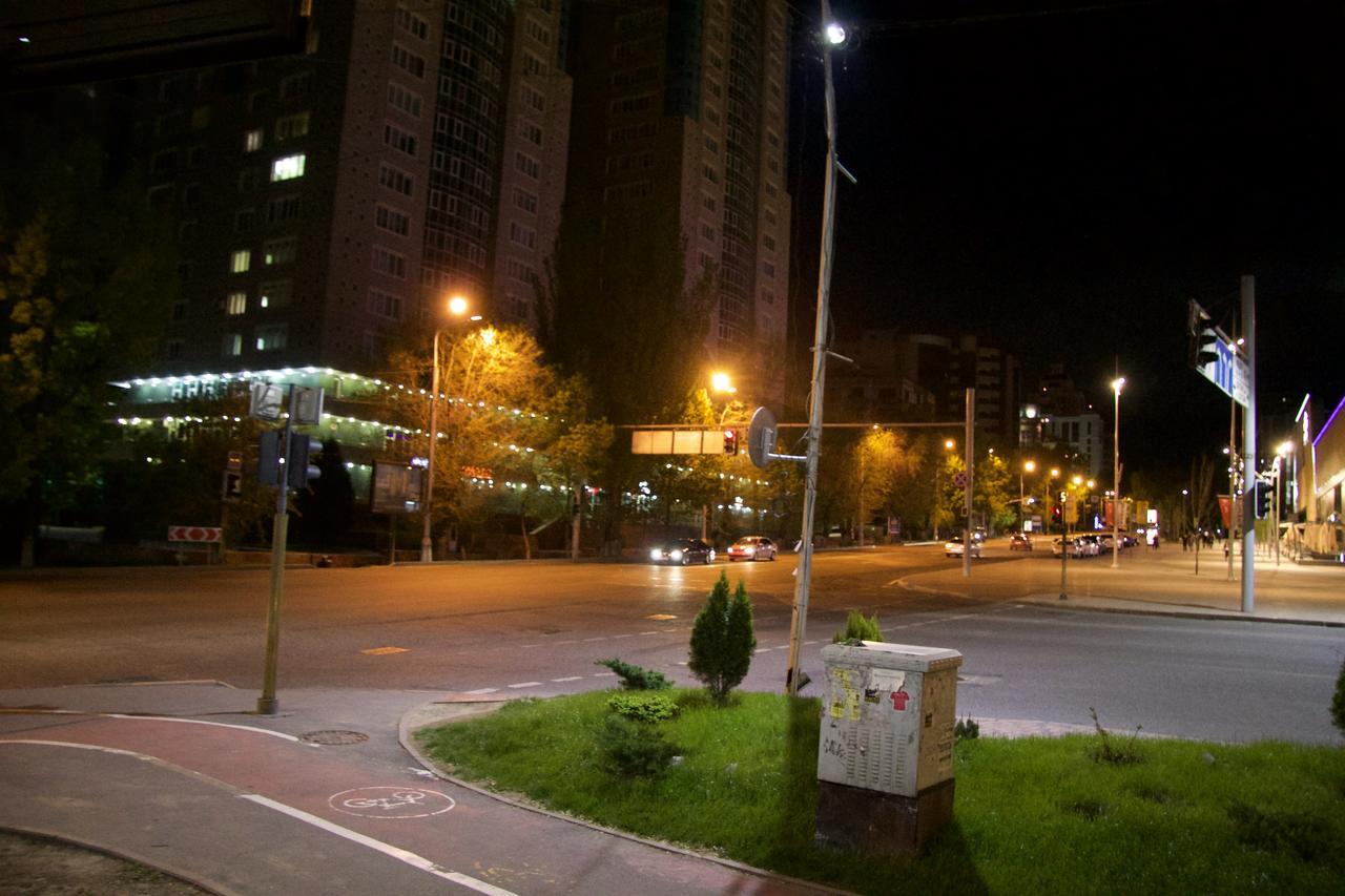 Hotel Deluxe Plaza Ałma Ata Zewnętrze zdjęcie