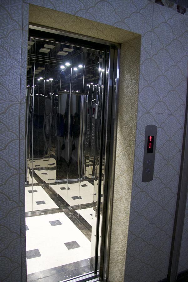 Hotel Deluxe Plaza Ałma Ata Zewnętrze zdjęcie