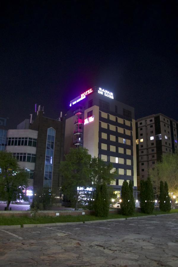 Hotel Deluxe Plaza Ałma Ata Zewnętrze zdjęcie