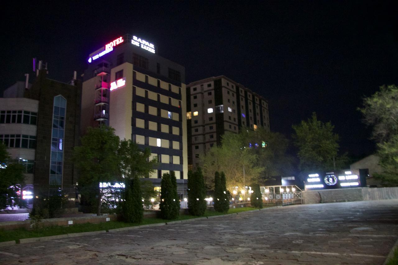 Hotel Deluxe Plaza Ałma Ata Zewnętrze zdjęcie